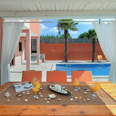 1737 Villa *