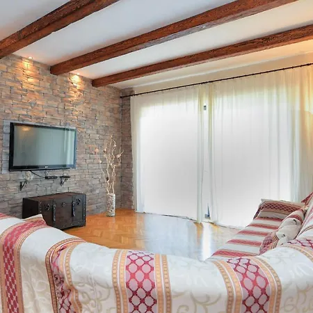 1737 Villa *