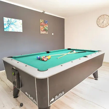 Villa 1737 *