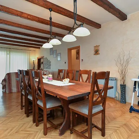 1737 Villa *