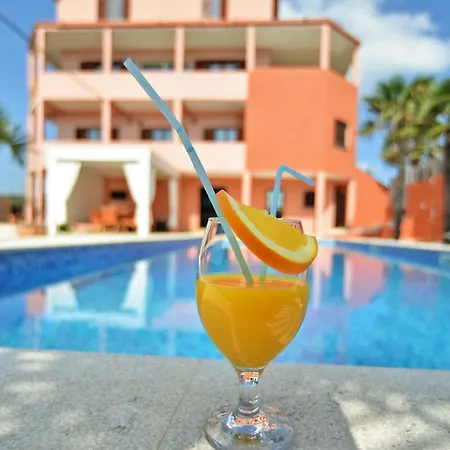 Villa 1737 *